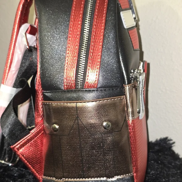 Loungefly - Marvel Red and Black Deadpool Backpack - Picture 3 of 3